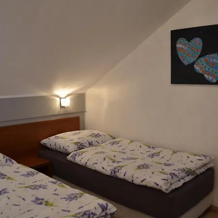 Mila, Tatragolf C407